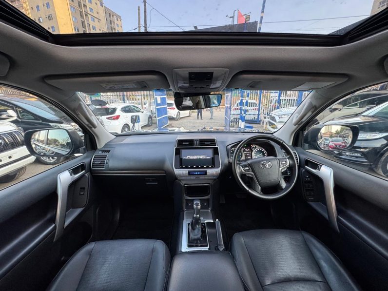 
								Toyota Landcruiser Prado TXL full									