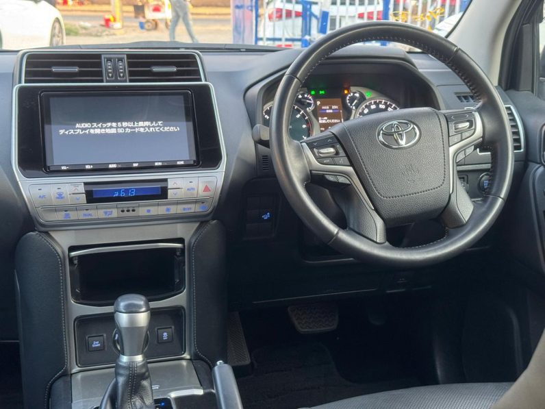 
								Toyota Landcruiser Prado TXL full									