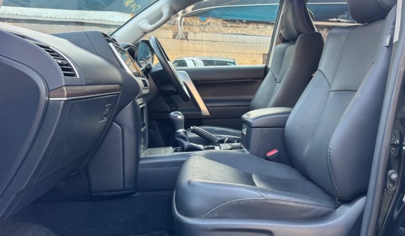 
								Toyota Landcruiser Prado TXL full									