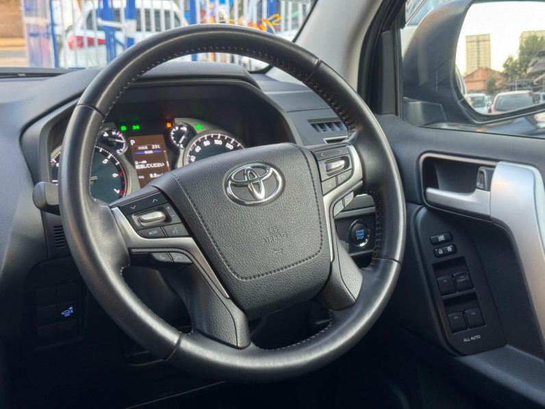 
								Toyota Landcruiser Prado TXL full									