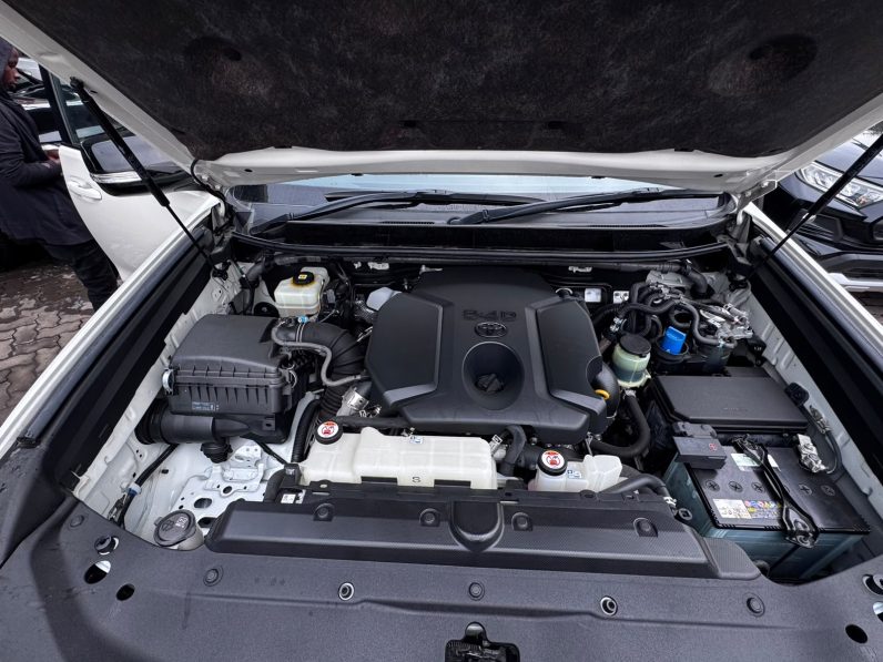 
								Toyota Landcruiser Prado TXL full									