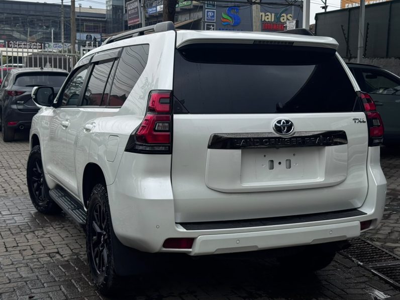 
								Toyota Landcruiser Prado TXL full									