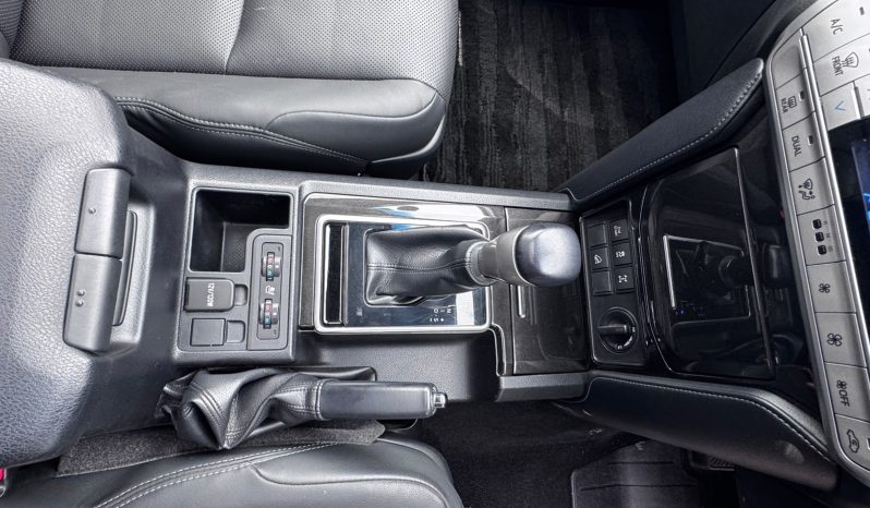 
								Toyota Landcruiser Prado TXL full									