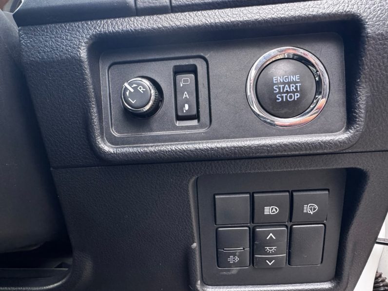 
								Toyota Landcruiser Prado TXL full									