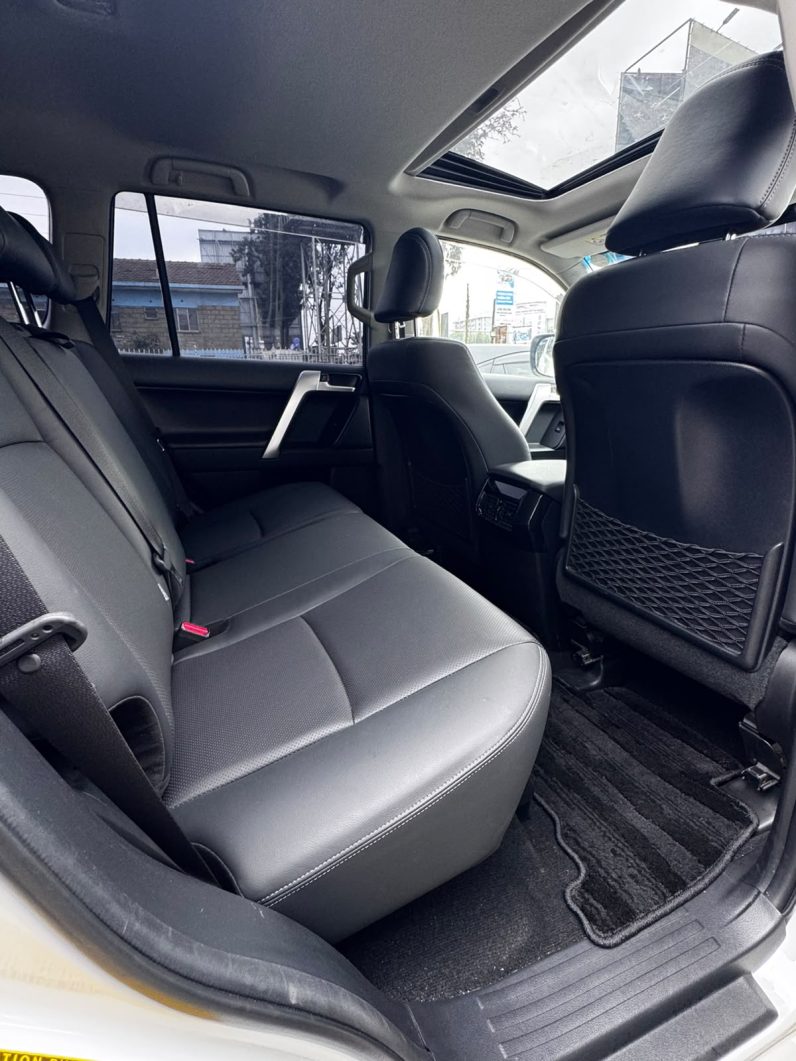 
								Toyota Landcruiser Prado TXL full									