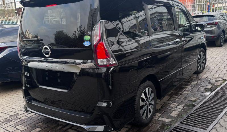 
								Nissan Serena full									