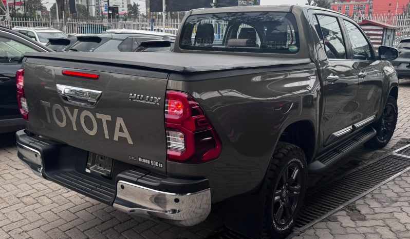 
								Toyota Hilux full									