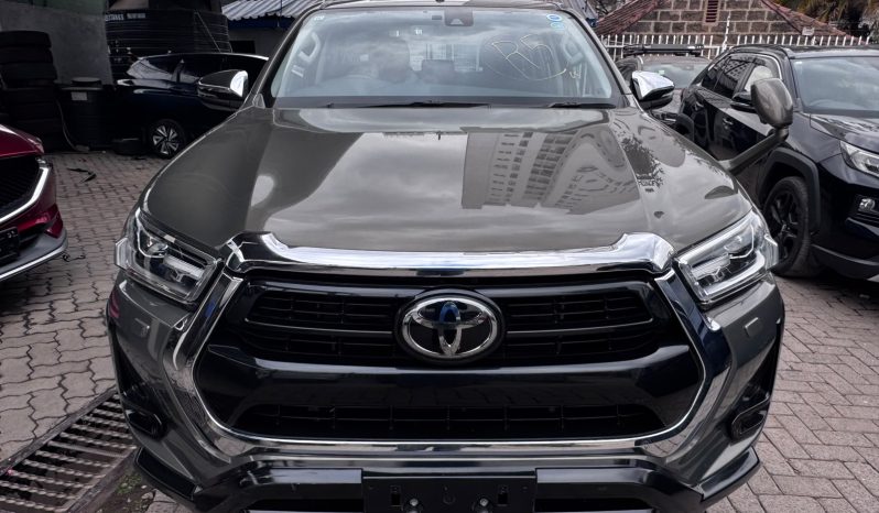 
								Toyota Hilux full									
