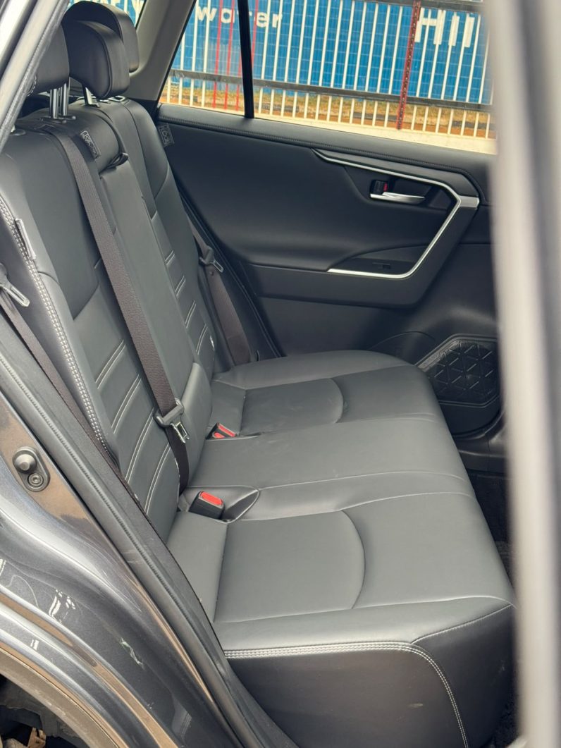 
								Toyota Rav4 full									