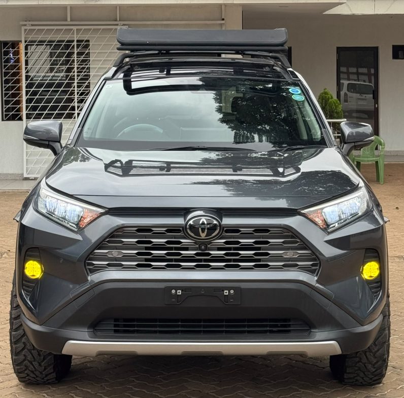 
								Toyota Rav4 full									