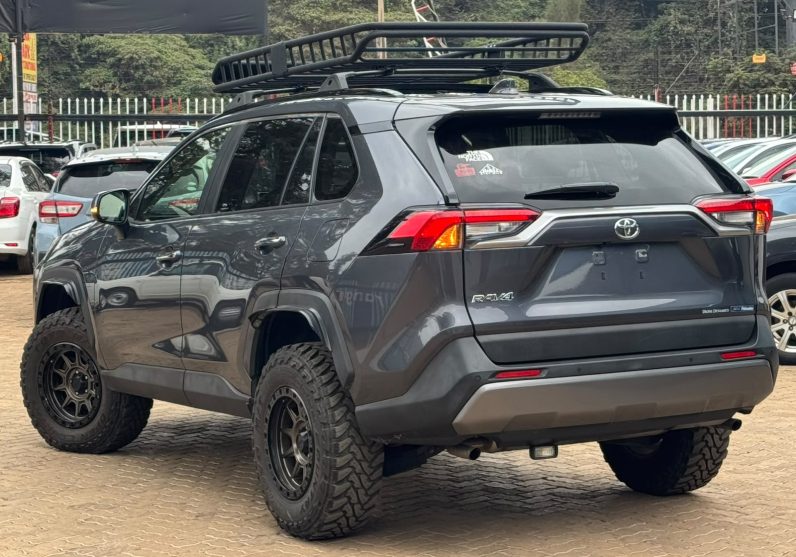 
								Toyota Rav4 full									
