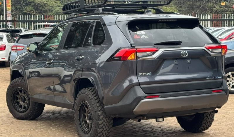
								Toyota Rav4 full									