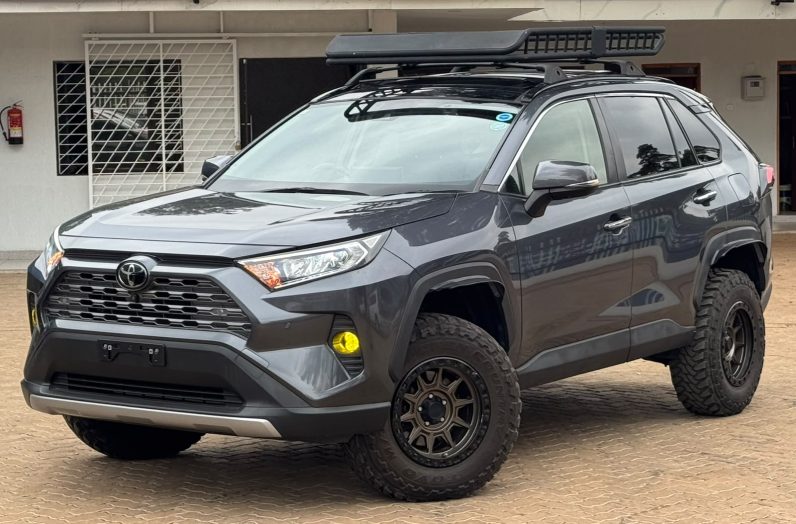 
								Toyota Rav4 full									