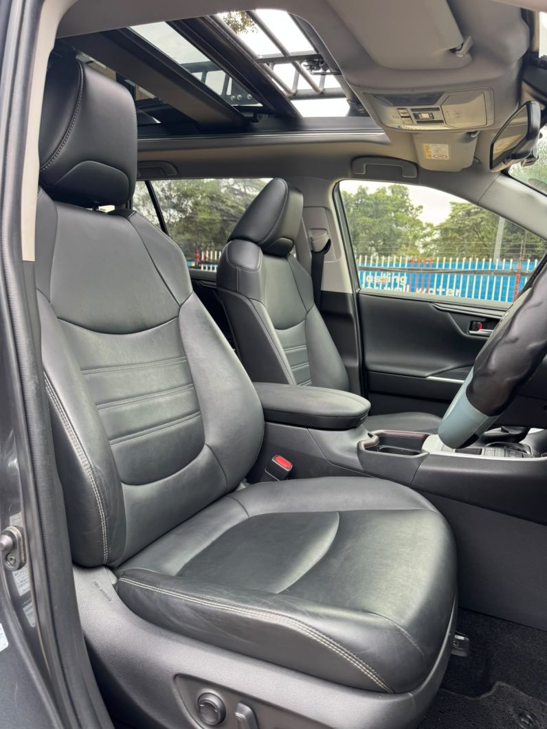 
								Toyota Rav4 full									