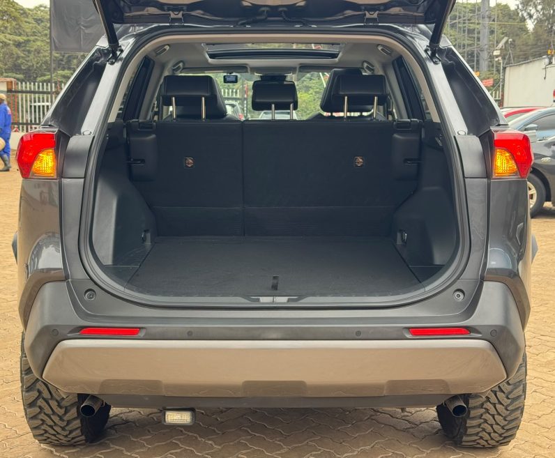 
								Toyota Rav4 full									