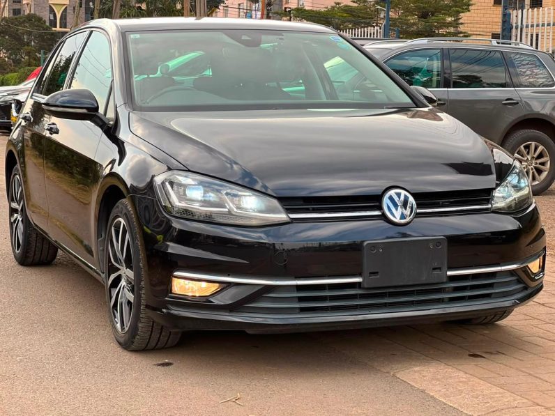 
								Volkswagen Golf full									