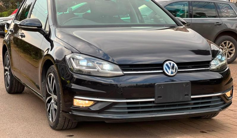 
								Volkswagen Golf full									