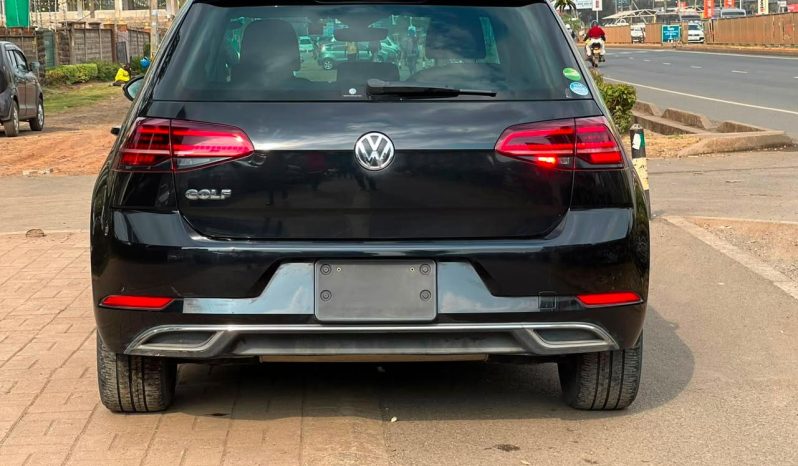 
								Volkswagen Golf full									
