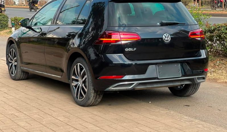 
								Volkswagen Golf full									