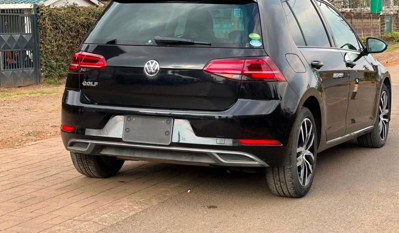 
								Volkswagen Golf full									