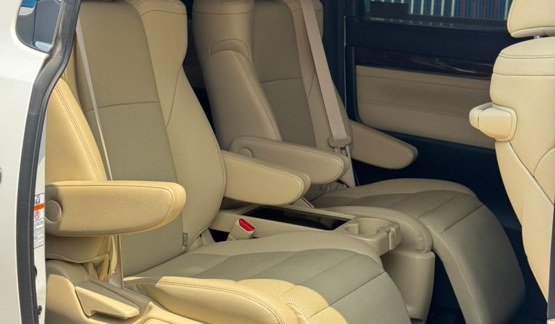 
								Toyota Alphard full									