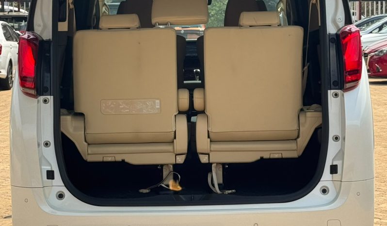 
								Toyota Alphard full									