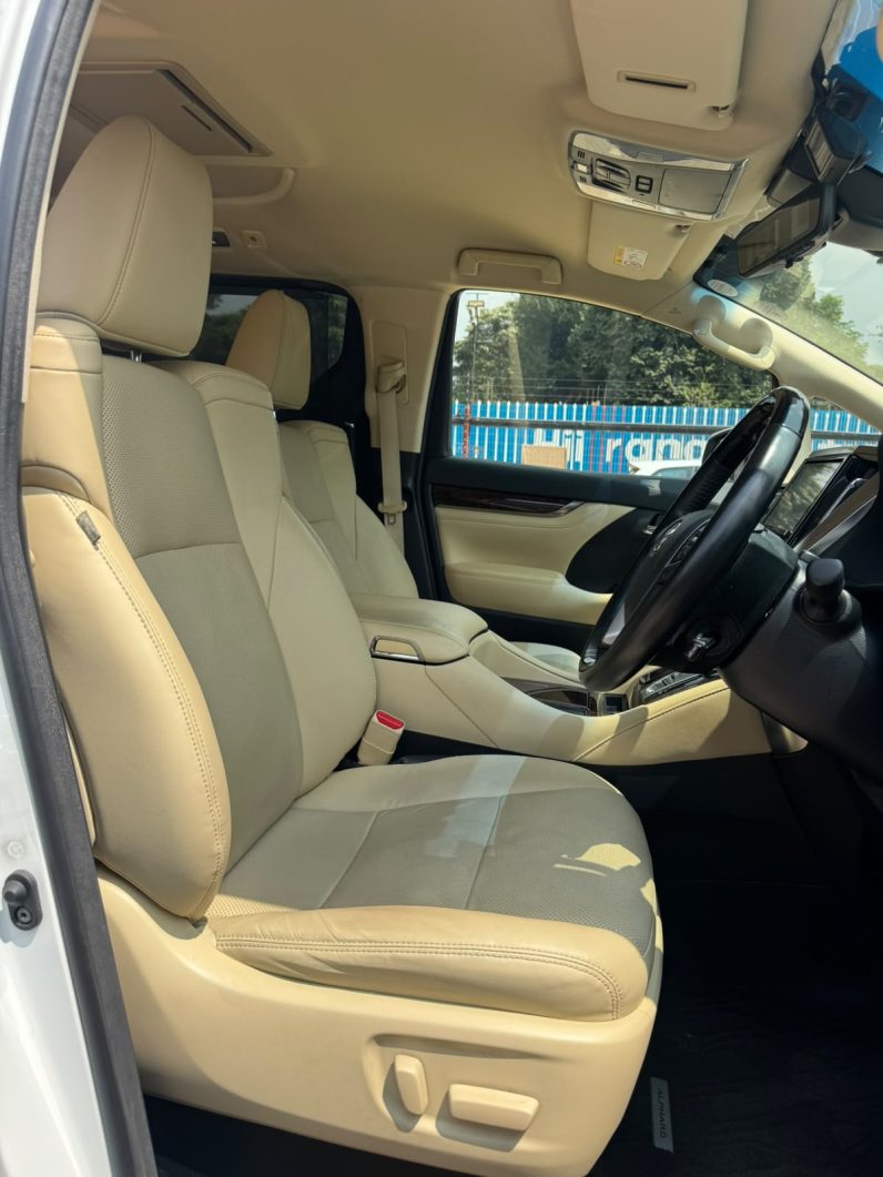 
								Toyota Alphard full									
