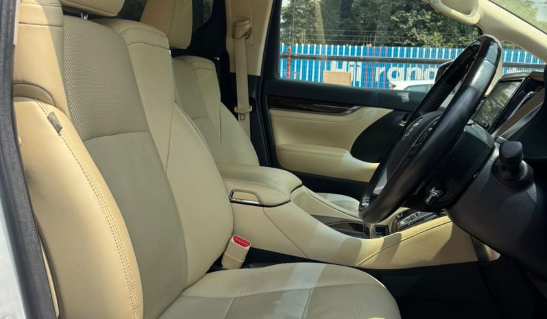 
								Toyota Alphard full									