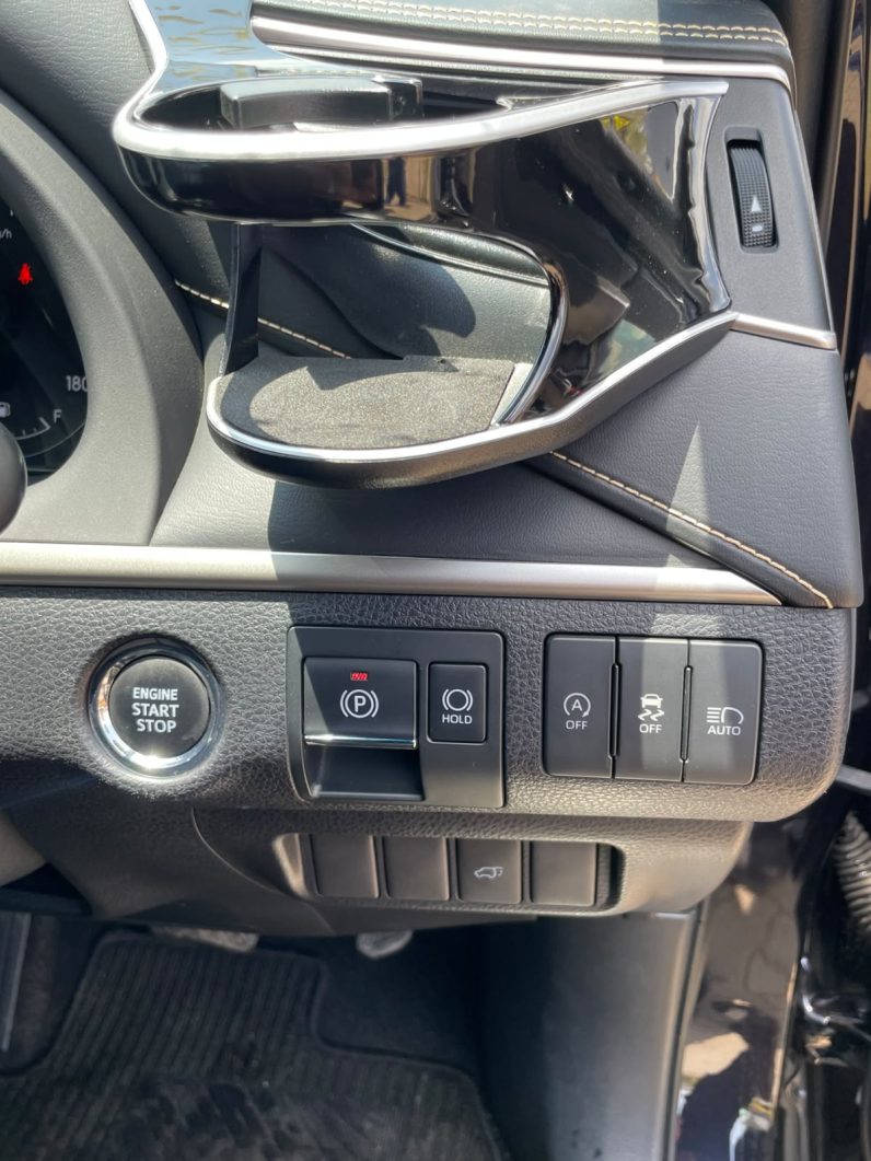 
								Toyota Harrier full									