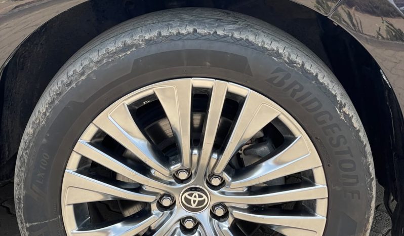 
								Toyota Harrier full									