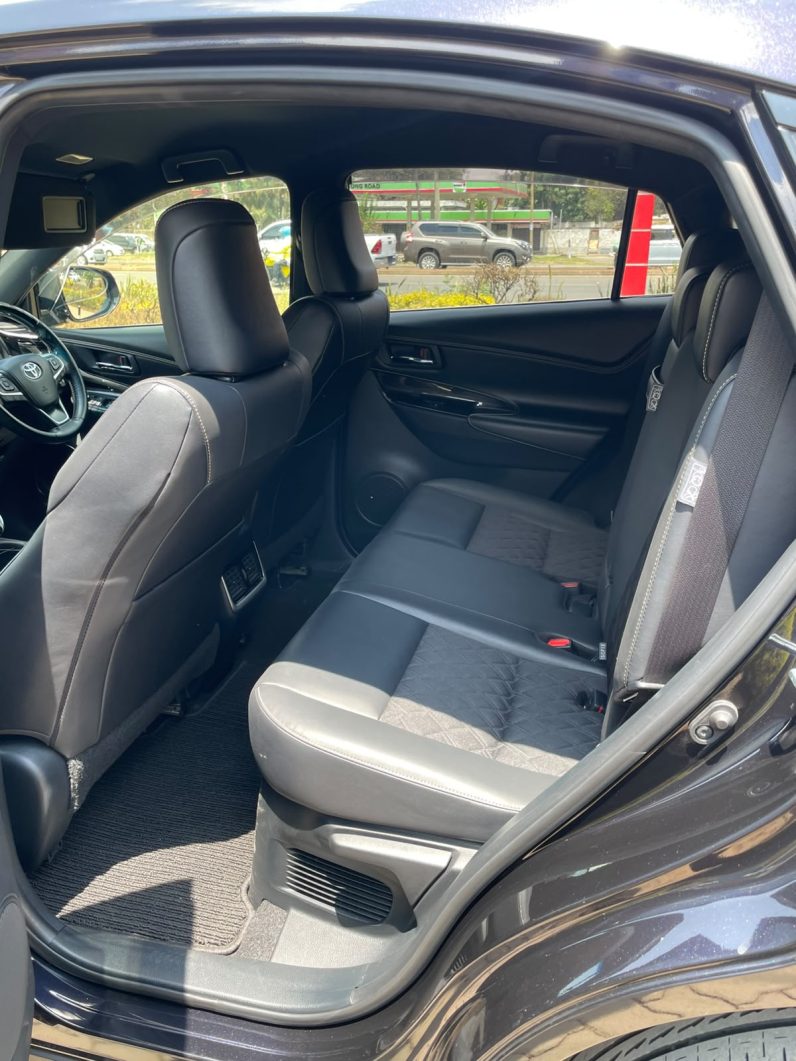 
								Toyota Harrier full									