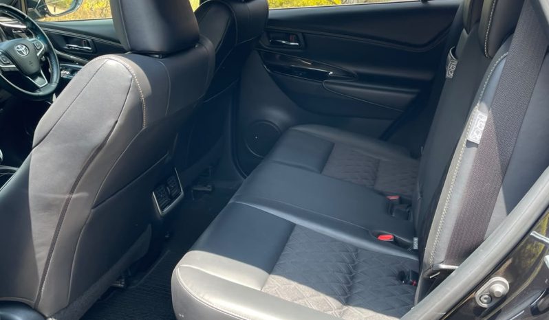 
								Toyota Harrier full									