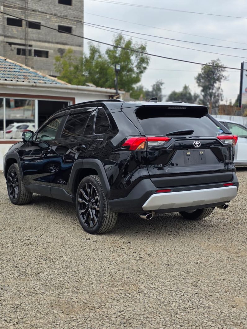 
								Toyota Rav4 full									