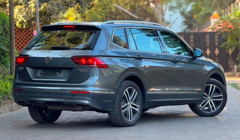 
								Volkswagen Tiquan full									