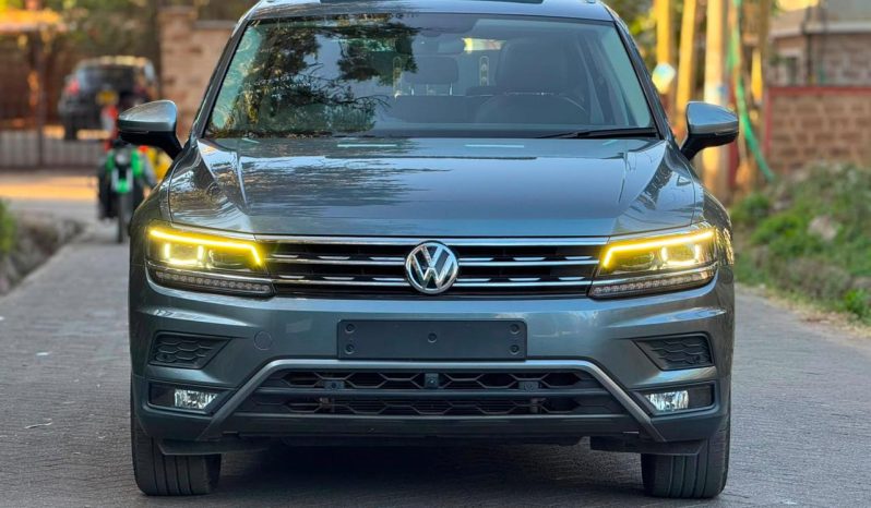 
								Volkswagen Tiquan full									