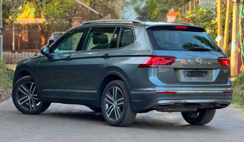 
								Volkswagen Tiquan full									