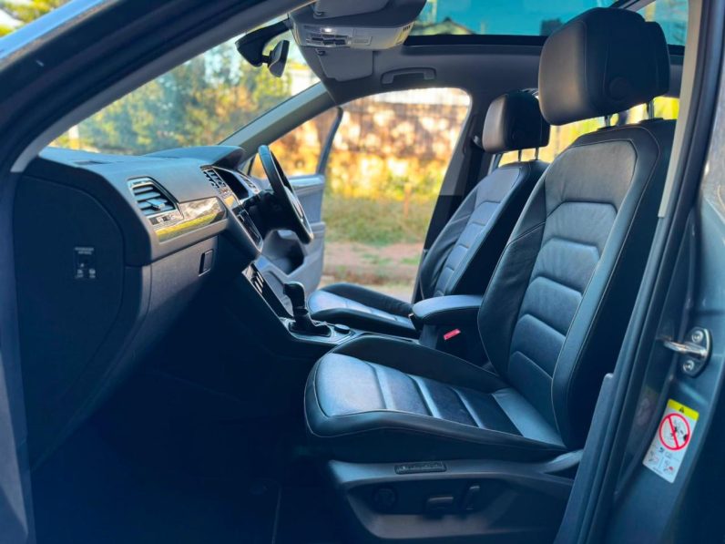 
								Volkswagen Tiquan full									