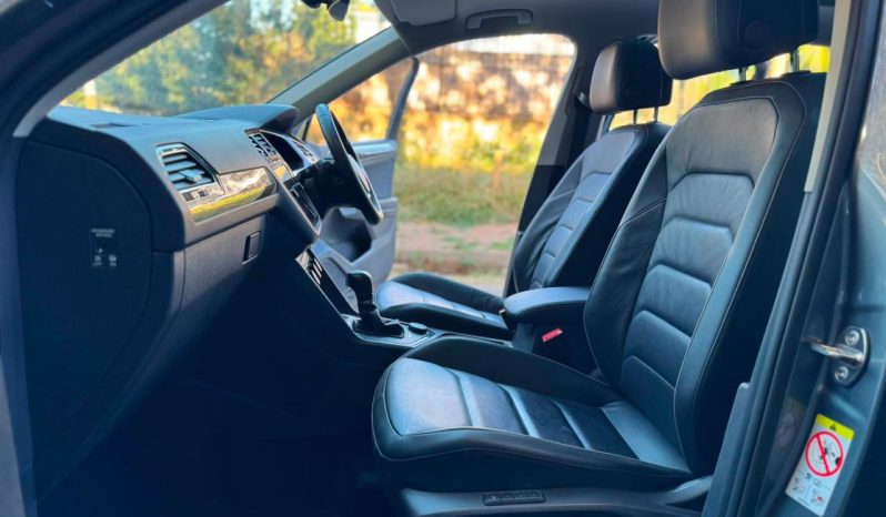 
								Volkswagen Tiquan full									