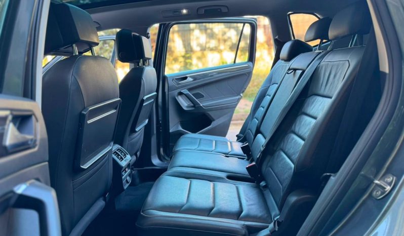 
								Volkswagen Tiquan full									