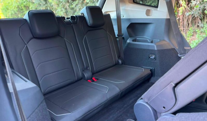 
								Volkswagen Tiquan full									