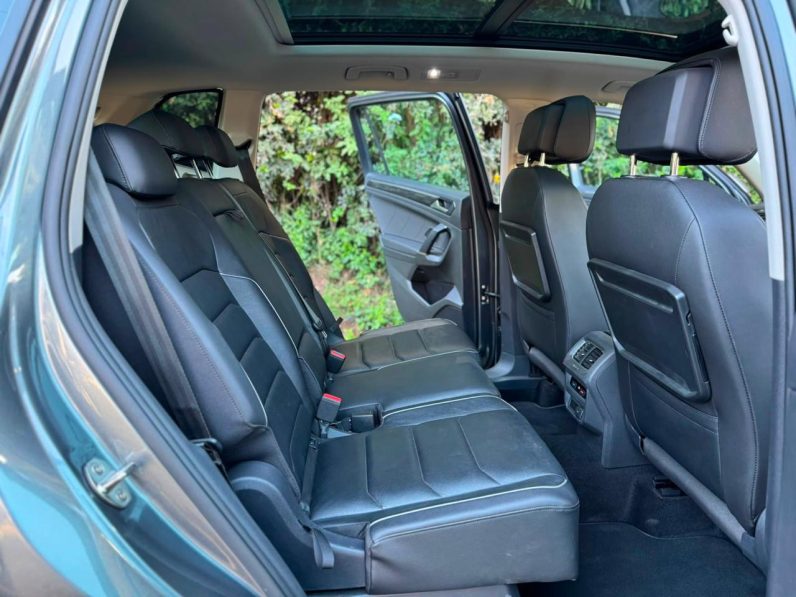 
								Volkswagen Tiquan full									
