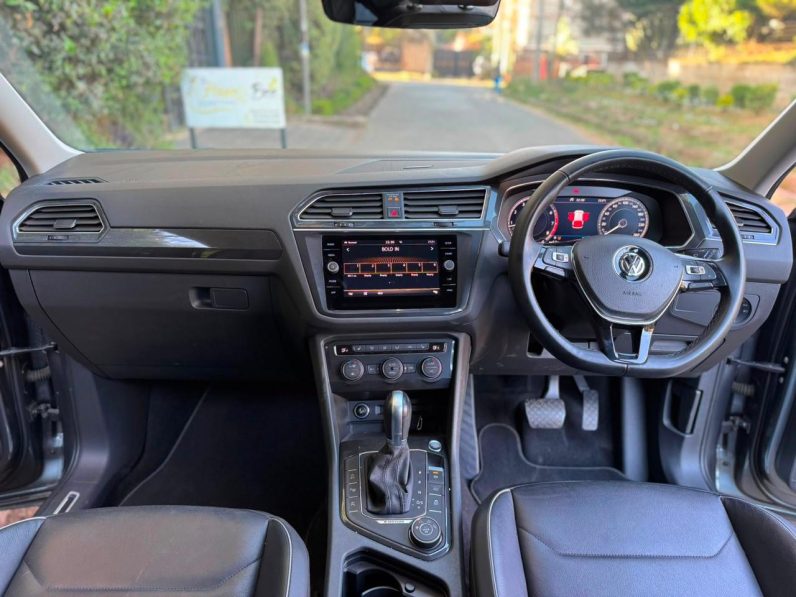 
								Volkswagen Tiquan full									