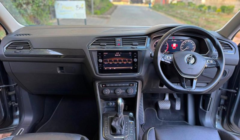 
								Volkswagen Tiquan full									