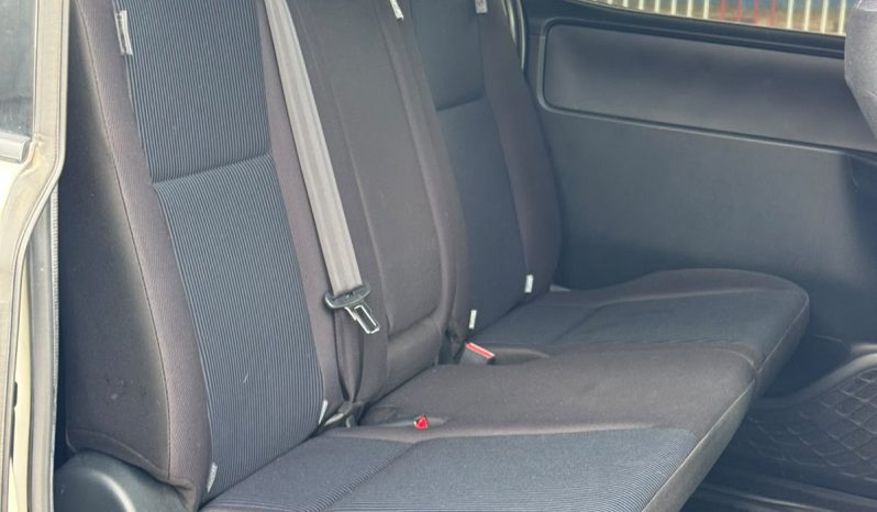
								Toyota Voxy full									