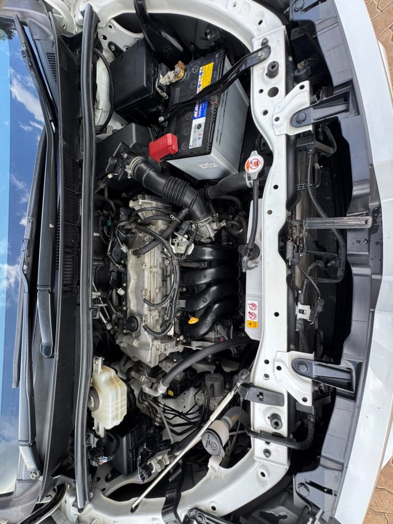 
								Toyota Voxy full									