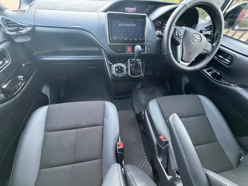 
								Toyota Noah full									