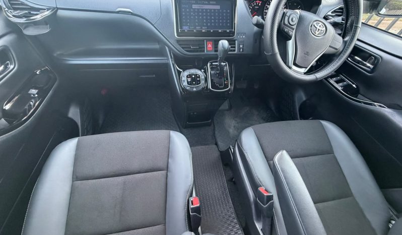 
								Toyota Noah full									