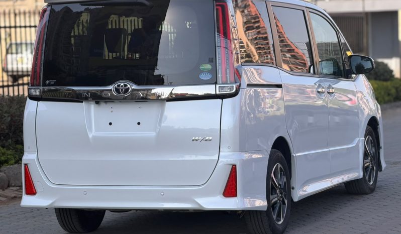 
								Toyota Noah full									