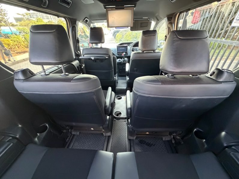 
								Toyota Noah full									