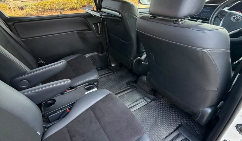 
								Toyota Noah full									